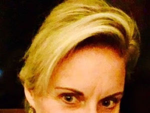 Meet your Posher, Elissa